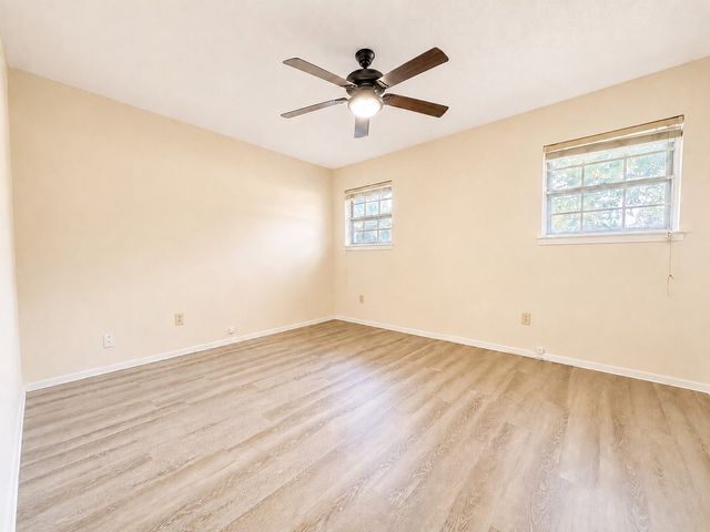 2025 Meadow Glen, Irving, TX 75060