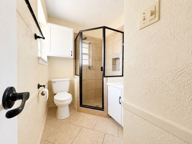 2025 Meadow Glen, Irving, TX 75060