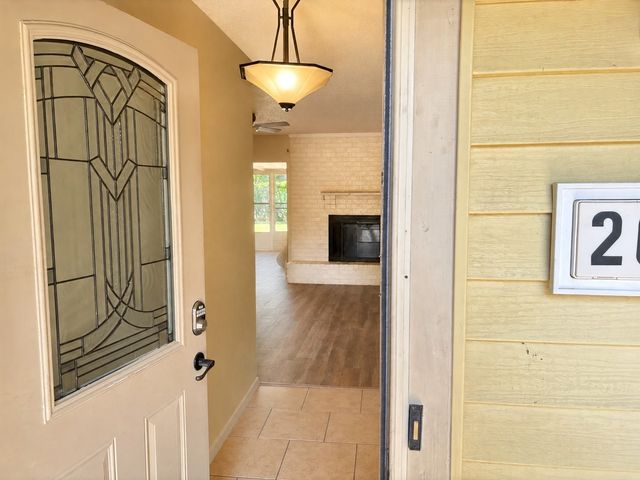2025 Meadow Glen, Irving, TX 75060