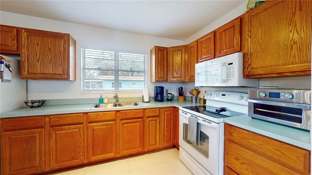 4728 W BAY AVENUE, Tampa, FL 33616