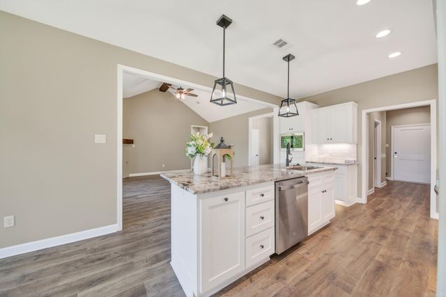 556 Valley Oak Drive, Sherwood, AR 72120