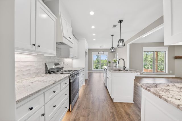 556 Valley Oak Drive, Sherwood, AR 72120