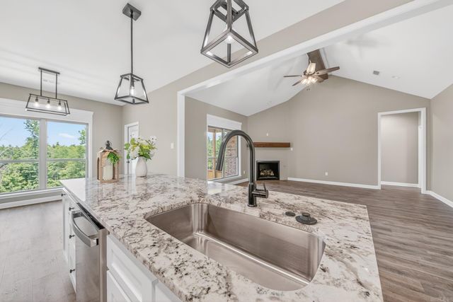 556 Valley Oak Drive, Sherwood, AR 72120