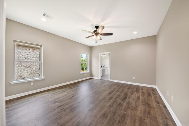 556 Valley Oak Drive, Sherwood, AR 72120