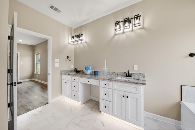 556 Valley Oak Drive, Sherwood, AR 72120