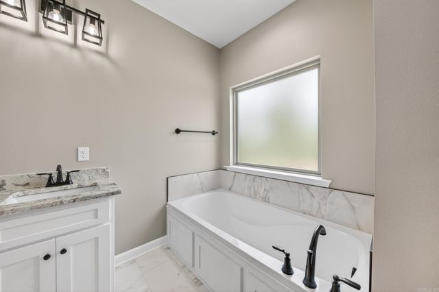 556 Valley Oak Drive, Sherwood, AR 72120