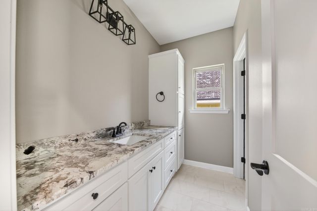 556 Valley Oak Drive, Sherwood, AR 72120