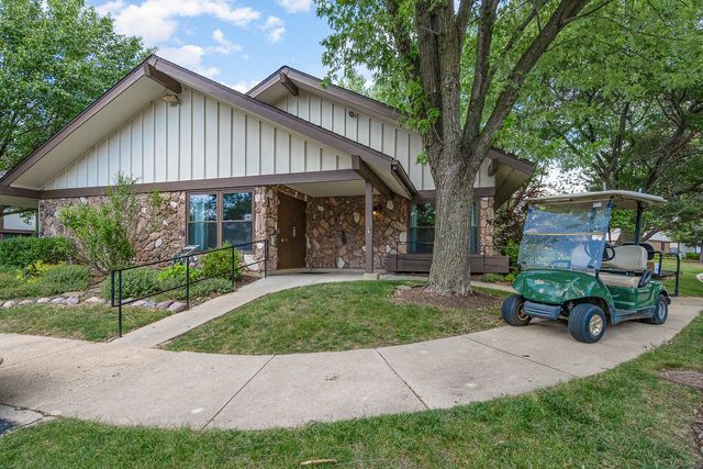 321 Woodbury Court D2, Schaumburg, IL 60193