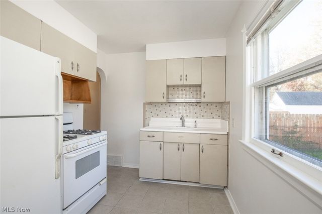 4636 W 157th Street, Cleveland, OH 44135