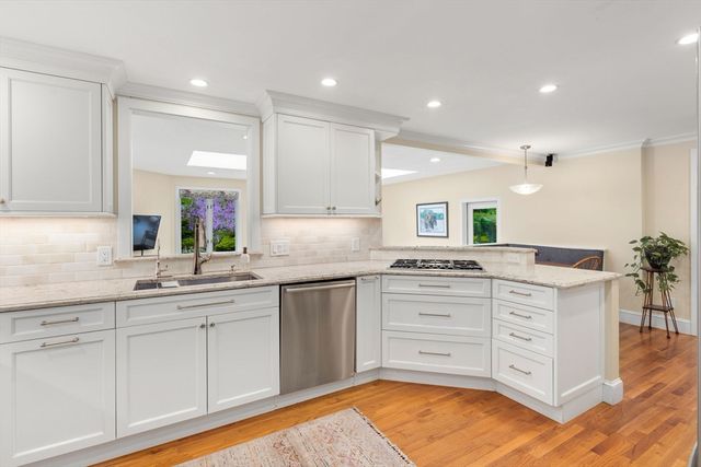 28 Brooks, Wayland, MA 01778
