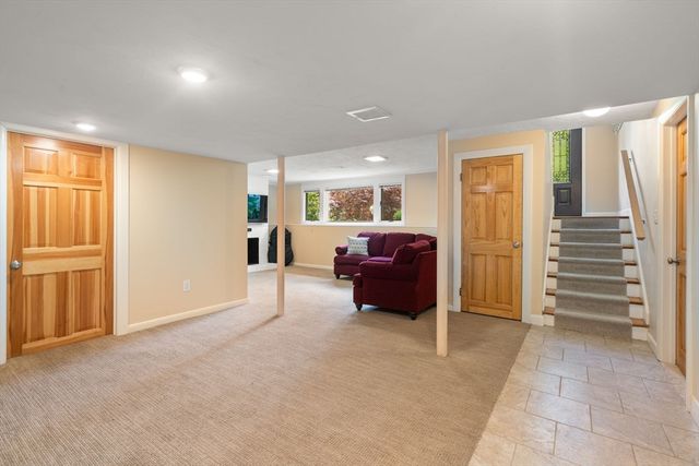 28 Brooks, Wayland, MA 01778