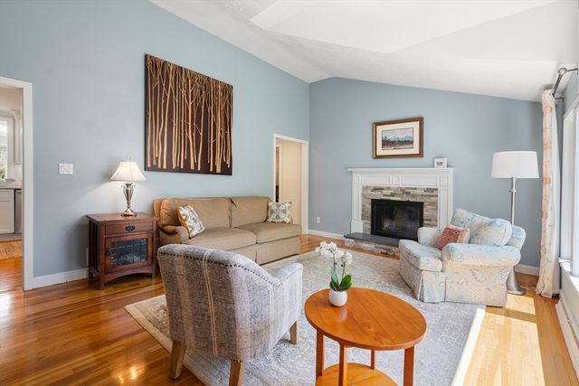28 Brooks, Wayland, MA 01778