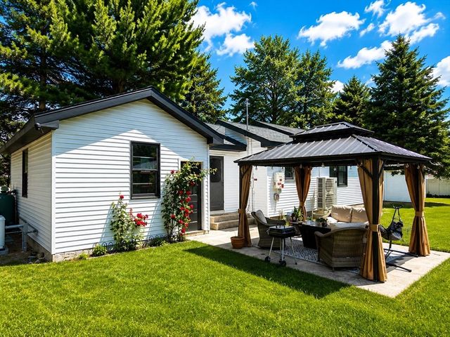 412 West St, Leominster, MA 01453