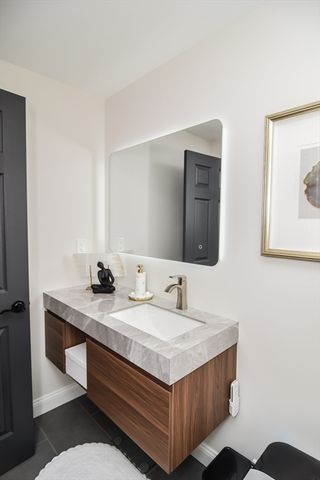 412 West St, Leominster, MA 01453