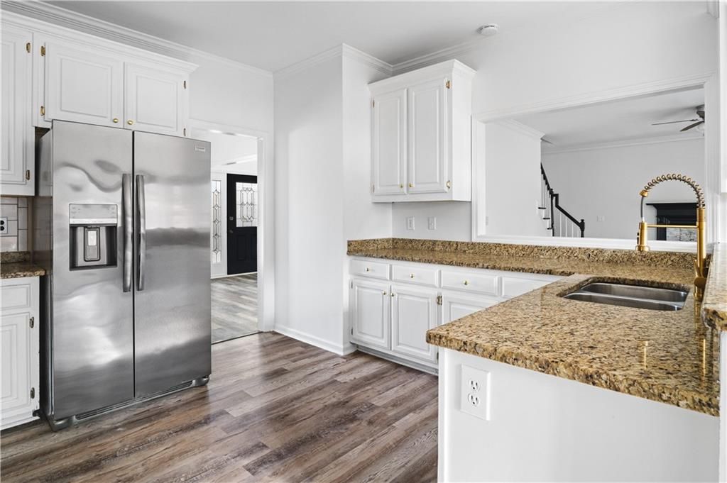 Image 11 of property listing at 4390 Signal Ridge Court, Buford, GA 30518