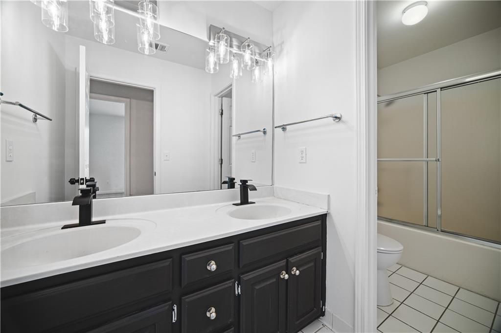 Image 26 of property listing at 4390 Signal Ridge Court, Buford, GA 30518