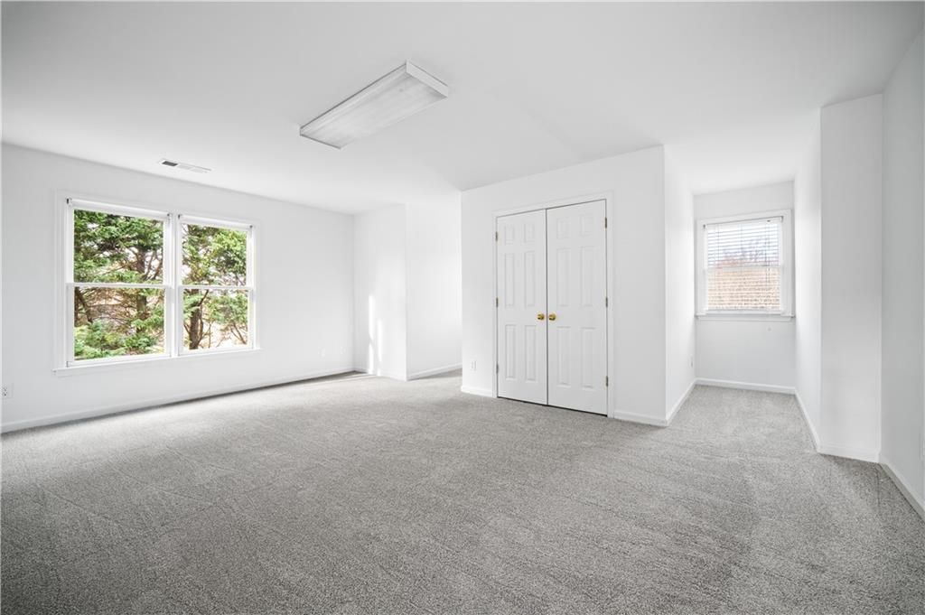 Image 27 of property listing at 4390 Signal Ridge Court, Buford, GA 30518