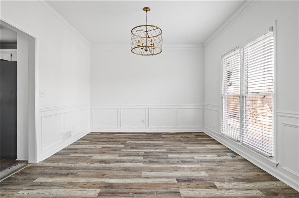 Image 5 of property listing at 4390 Signal Ridge Court, Buford, GA 30518