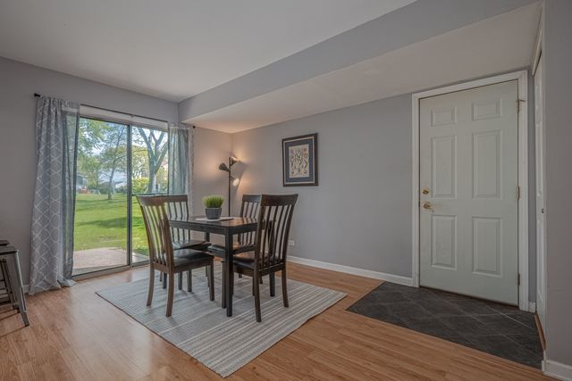 29W440 Candlewood Lane, Warrenville, IL 60555