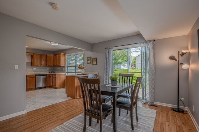 29W440 Candlewood Lane, Warrenville, IL 60555