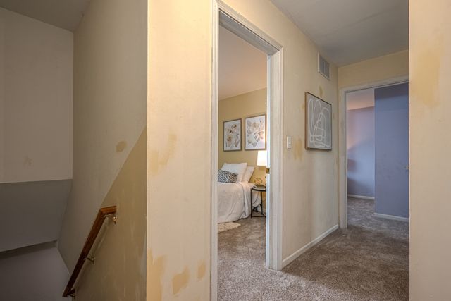 29W440 Candlewood Lane, Warrenville, IL 60555