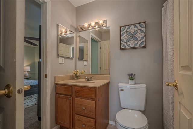 29W440 Candlewood Lane, Warrenville, IL 60555