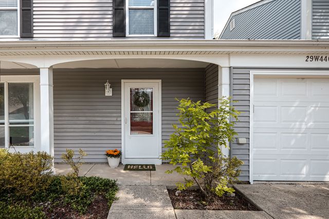 29W440 Candlewood Lane, Warrenville, IL 60555