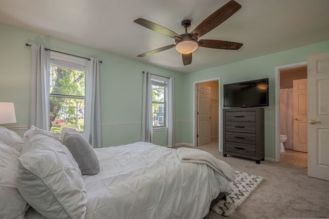 29W440 Candlewood Lane, Warrenville, IL 60555