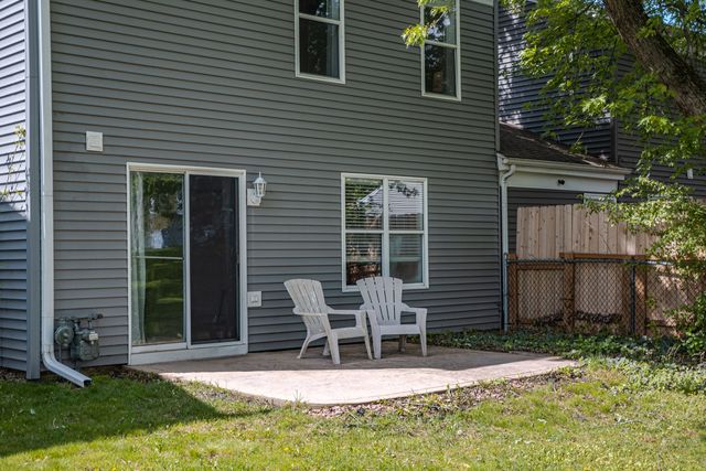 29W440 Candlewood Lane, Warrenville, IL 60555