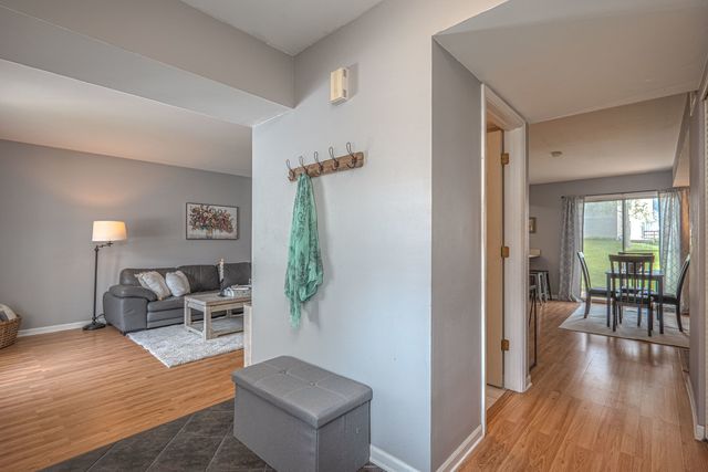 29W440 Candlewood Lane, Warrenville, IL 60555