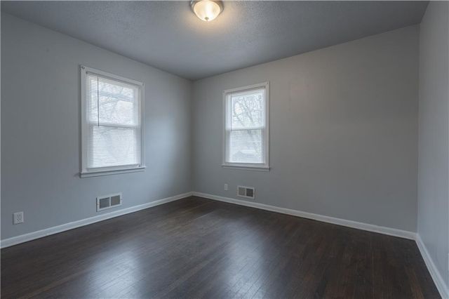 3916 N Spruce Avenue, Kansas City, MO 64117