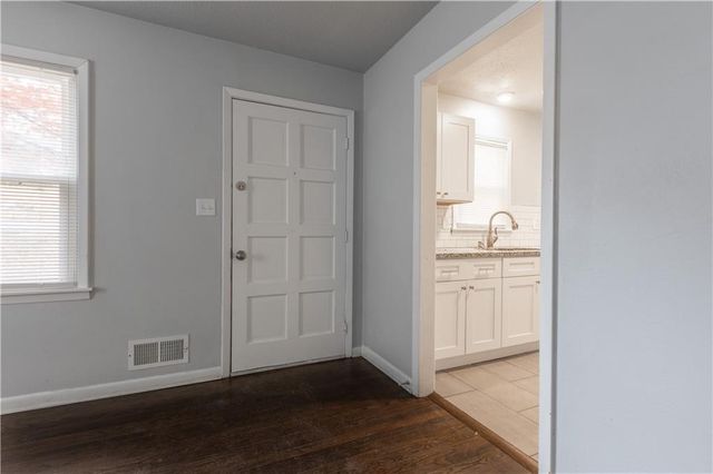 3916 N Spruce Avenue, Kansas City, MO 64117