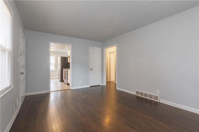 3916 N Spruce Avenue, Kansas City, MO 64117