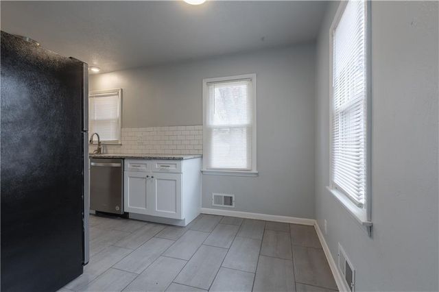 3916 N Spruce Avenue, Kansas City, MO 64117