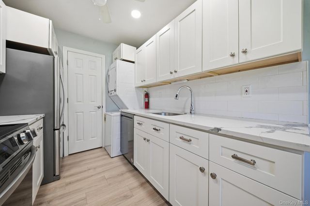 1101 Cabot Court N, Saint James, NY 11780