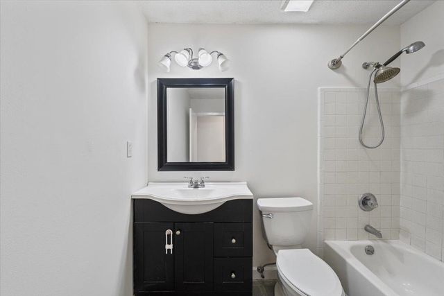 947 HUNTERS RETREAT DR, Collierville, TN 38017