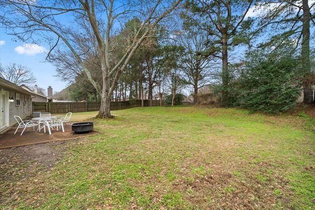 947 HUNTERS RETREAT DR, Collierville, TN 38017