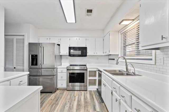 947 HUNTERS RETREAT DR, Collierville, TN 38017