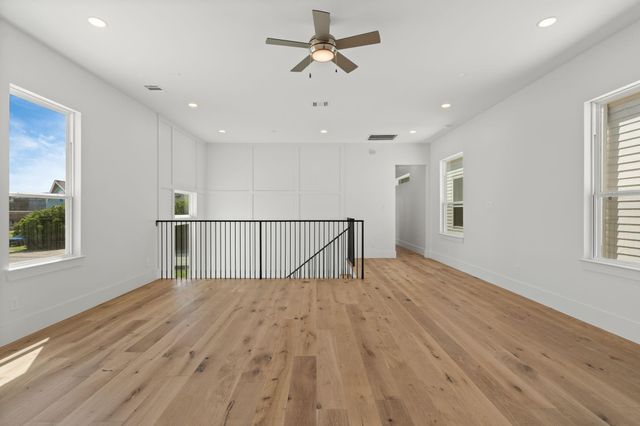 710 Waverly Street D, Houston, TX 77007