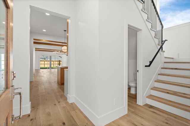 710 Waverly Street D, Houston, TX 77007