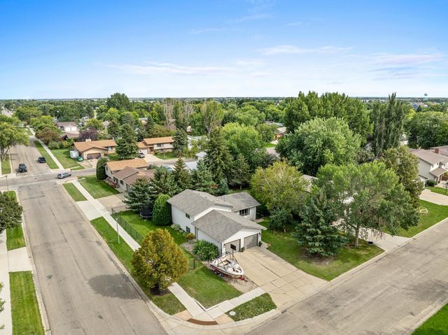 1701 13th St SW, Minot, ND 58701