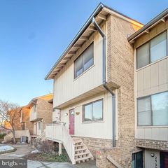 2437 GLENGYLE DR #222, Vienna, VA 22181