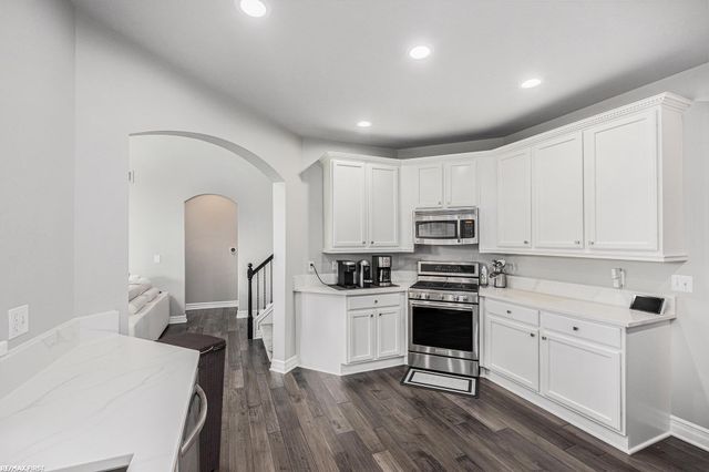 21114 Lilac Lane, Clinton Township, MI 48036