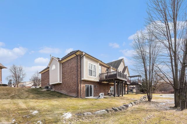 21114 Lilac Lane, Clinton Township, MI 48036