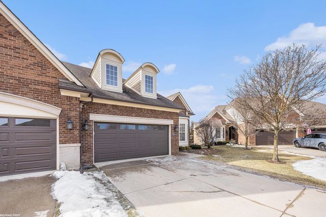 21114 Lilac Lane, Clinton Township, MI 48036