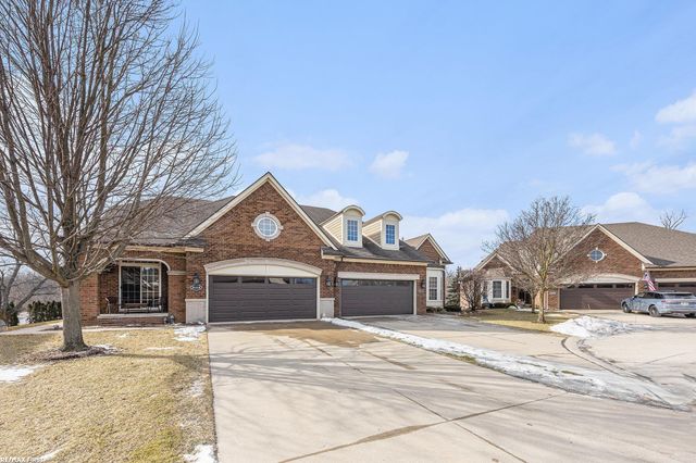 21114 Lilac Lane, Clinton Township, MI 48036