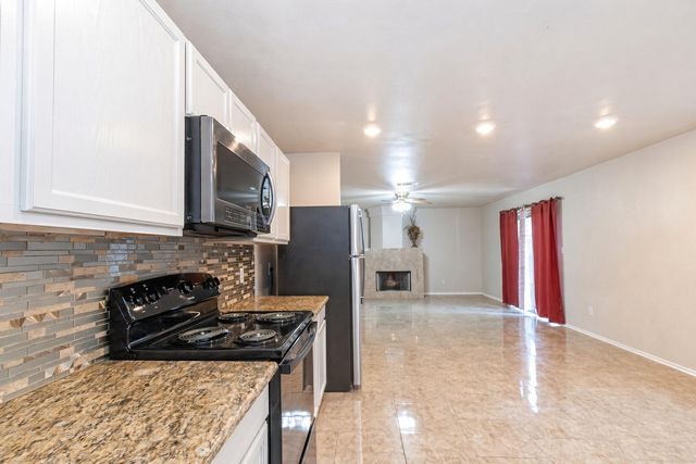 1218 Gazania DR, Pflugerville, TX 78660