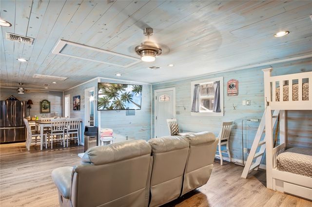 700 E Avenue G, Port Aransas, TX 78373