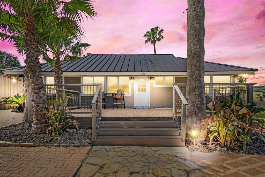 700 E Avenue G, Port Aransas, TX 78373