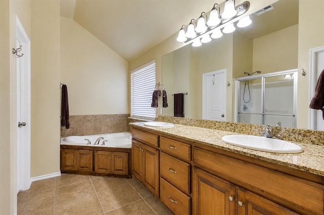 9012 Crooked Creek Lane, Moore, OK 73160